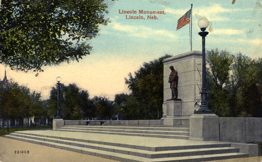 Early postcard view of Nebraska's Lincoln Monument